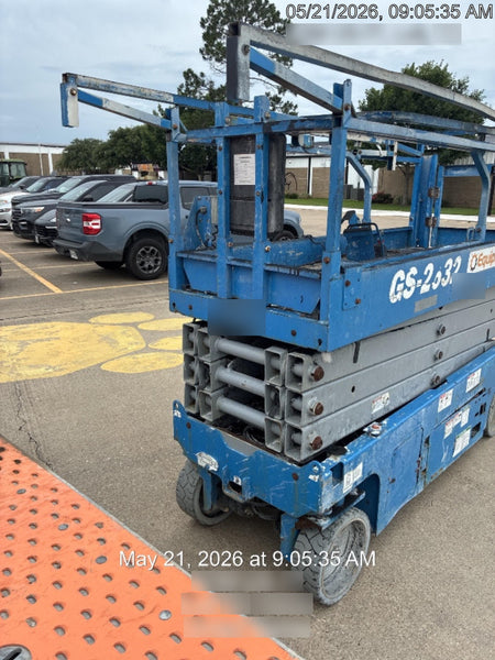 2019 Genie GS-2632 Folding rails with half height swing gate
