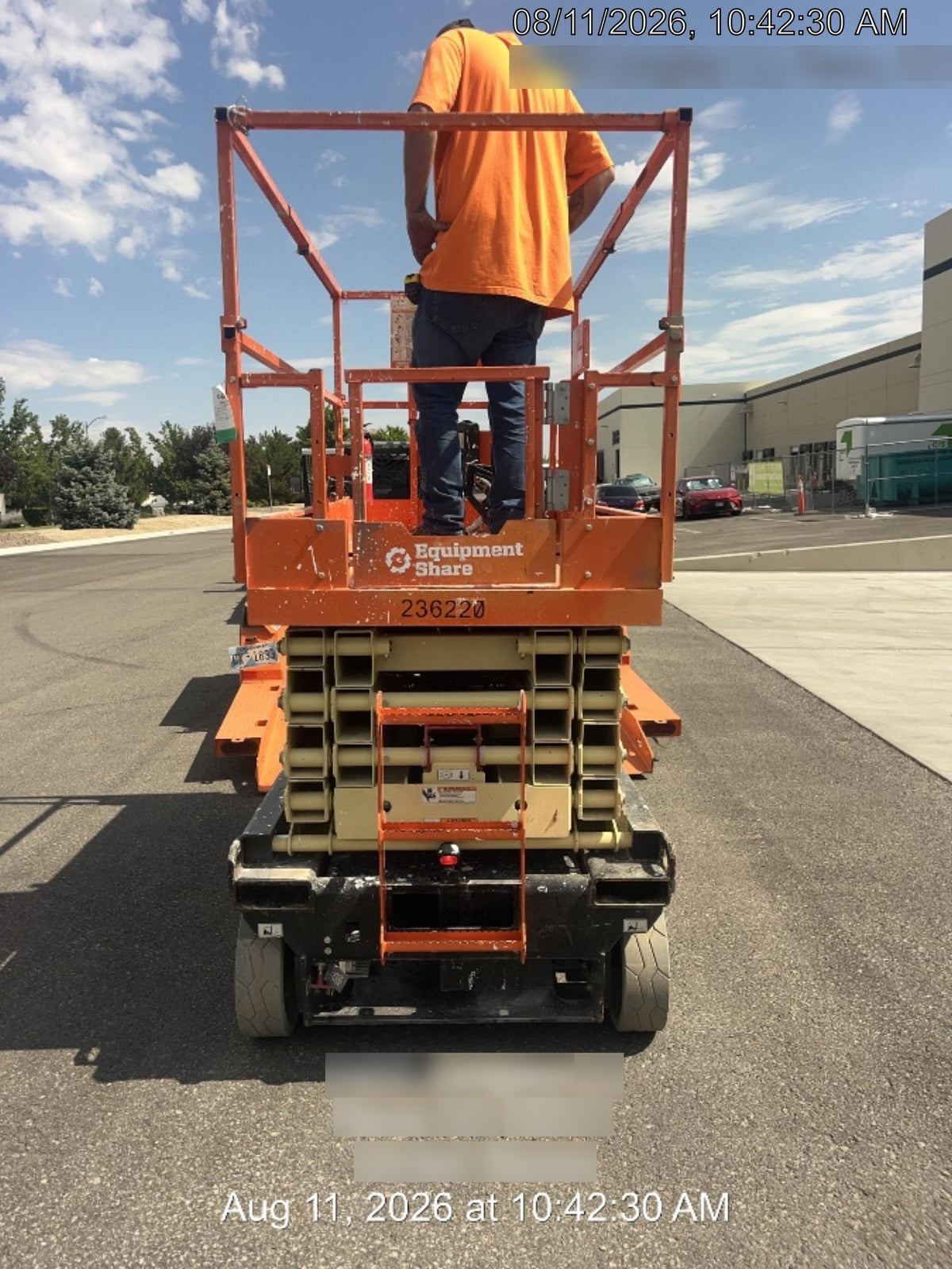 2022 JLG ES3246