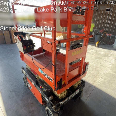 2022 JLG ES1330L
