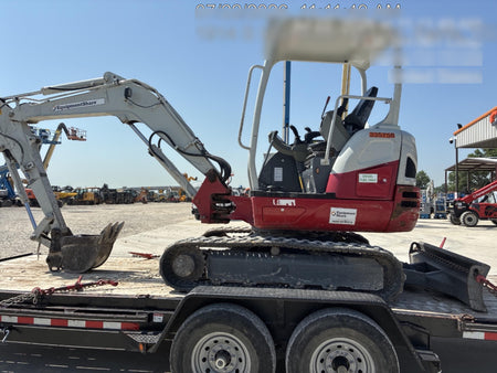 2023 TAKEUCHI TB235-2R