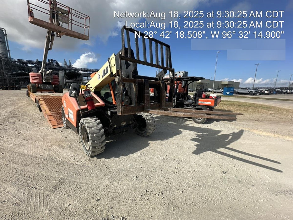 2020 JLG G5-18A Cab/Heat/Air, NM Solid Tires, Beacon w/48" Carriage, 48" Pallet Forks