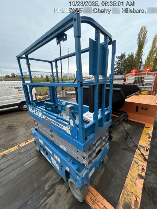 2020 Genie GS-1930 Solid Non Marking Tires, Beacon, Folding rails with half height swing gate, 800W Inverter