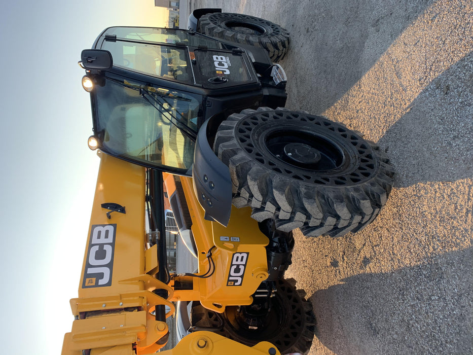 2020 JCB 509-42 Cab/Heat/Air, Solid Tires, Work Lights, Beacon, Aux Hydraulics, Back up Alarm, Lifting Eye, ES Decals