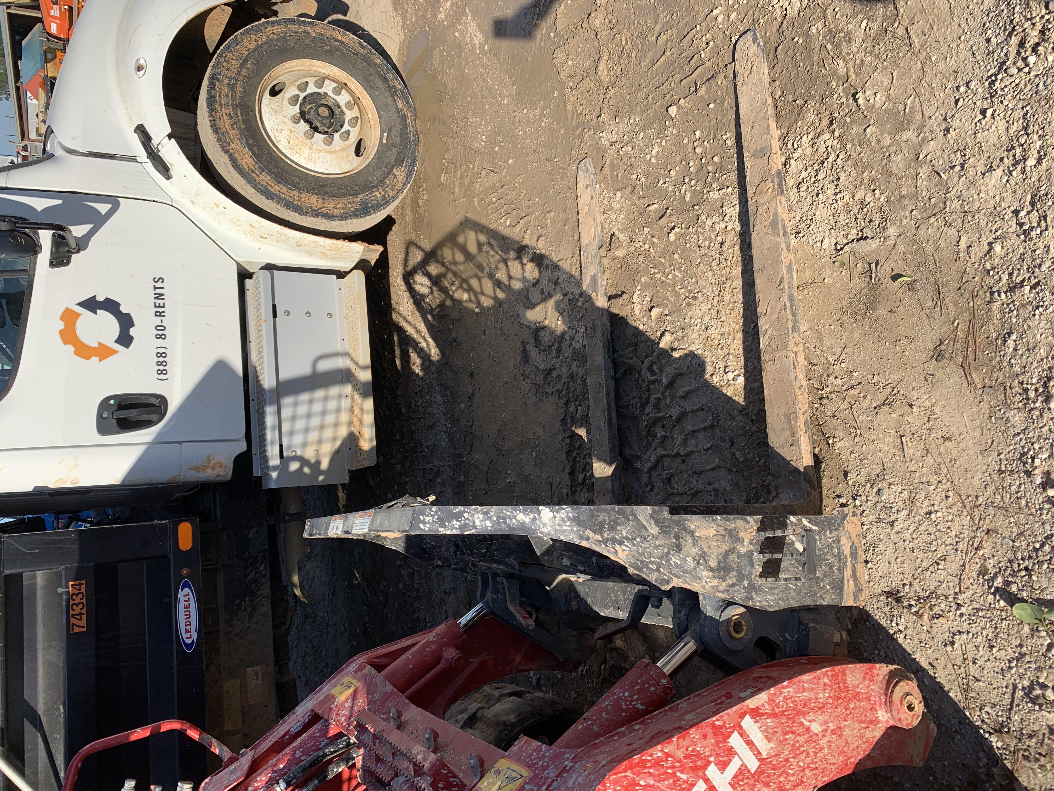 2020 EMKAY 48" Pallet Forks - Emkay