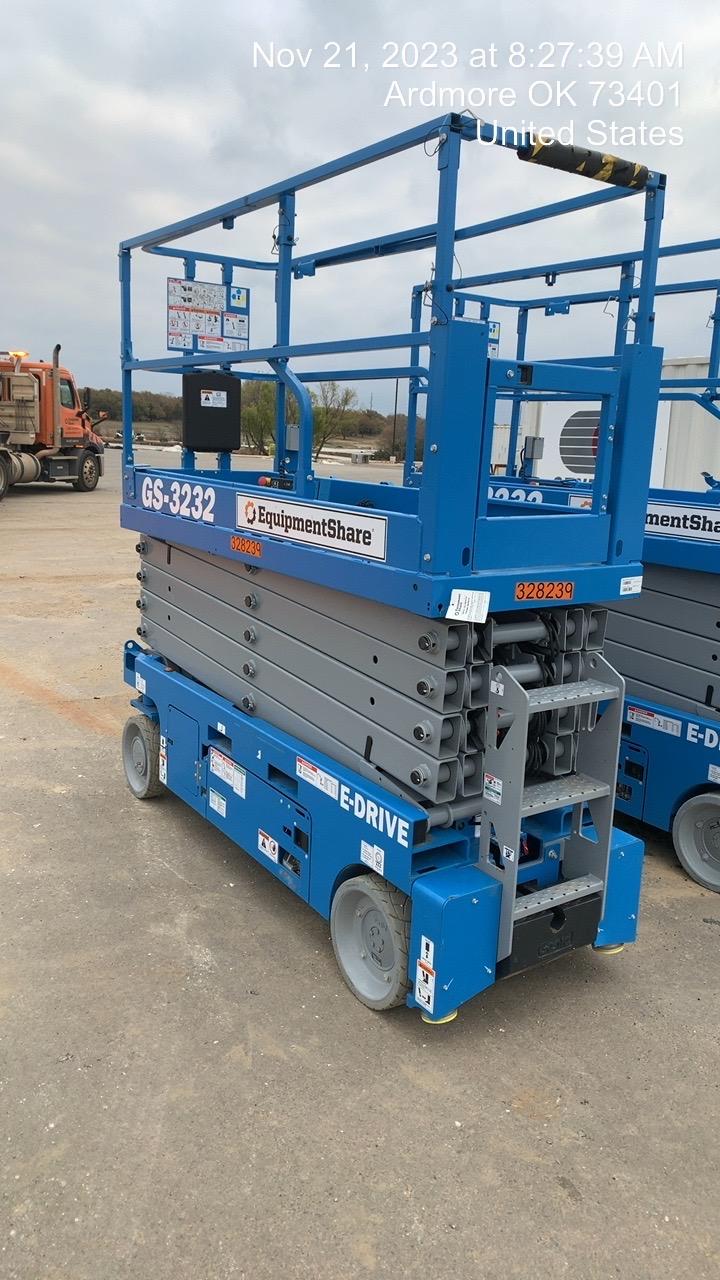 2023 GENIE GS-3232
