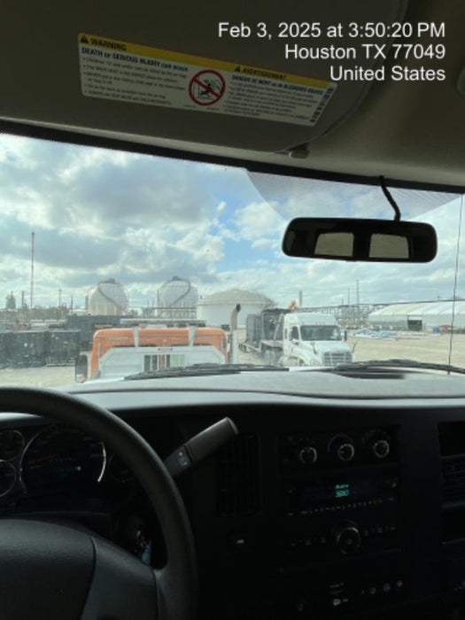 2025 CHEVROLET Express Van - Rental