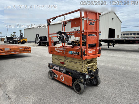 2023 JLG ES1932