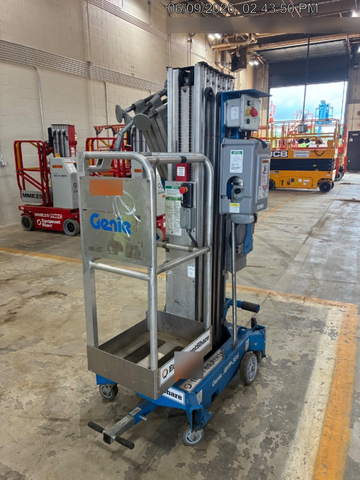 2018 GENIE AWP-30S