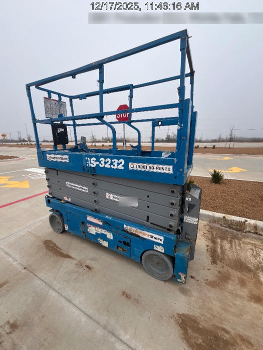 2018 Genie GS-3232 Genie GS3232 Lift w/Folding Rails and Swing Gate