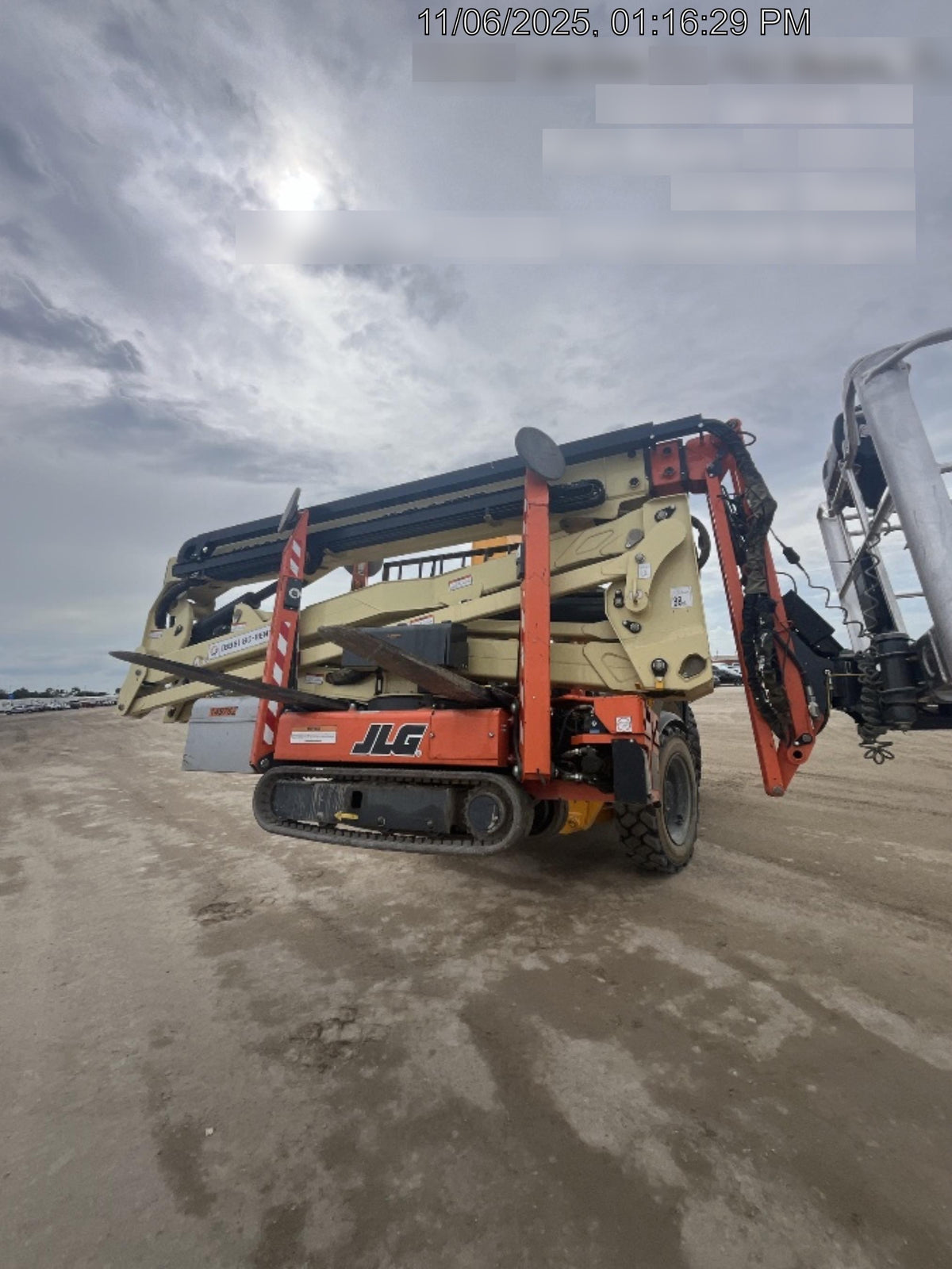 2021 JLG X600AJ