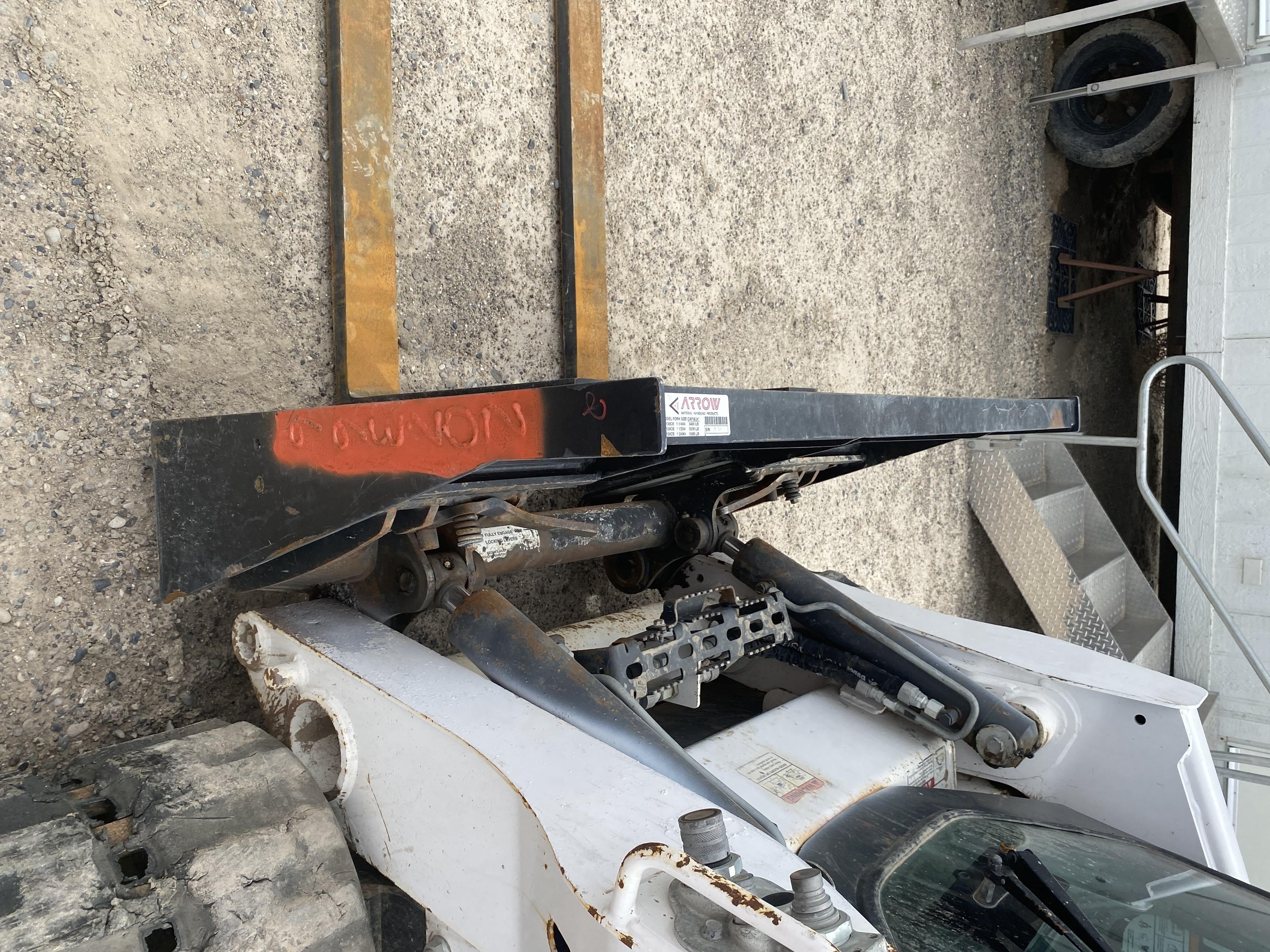 2022 ARROW MATERIAL HANDLING 60" Pallet Forks - Arrow