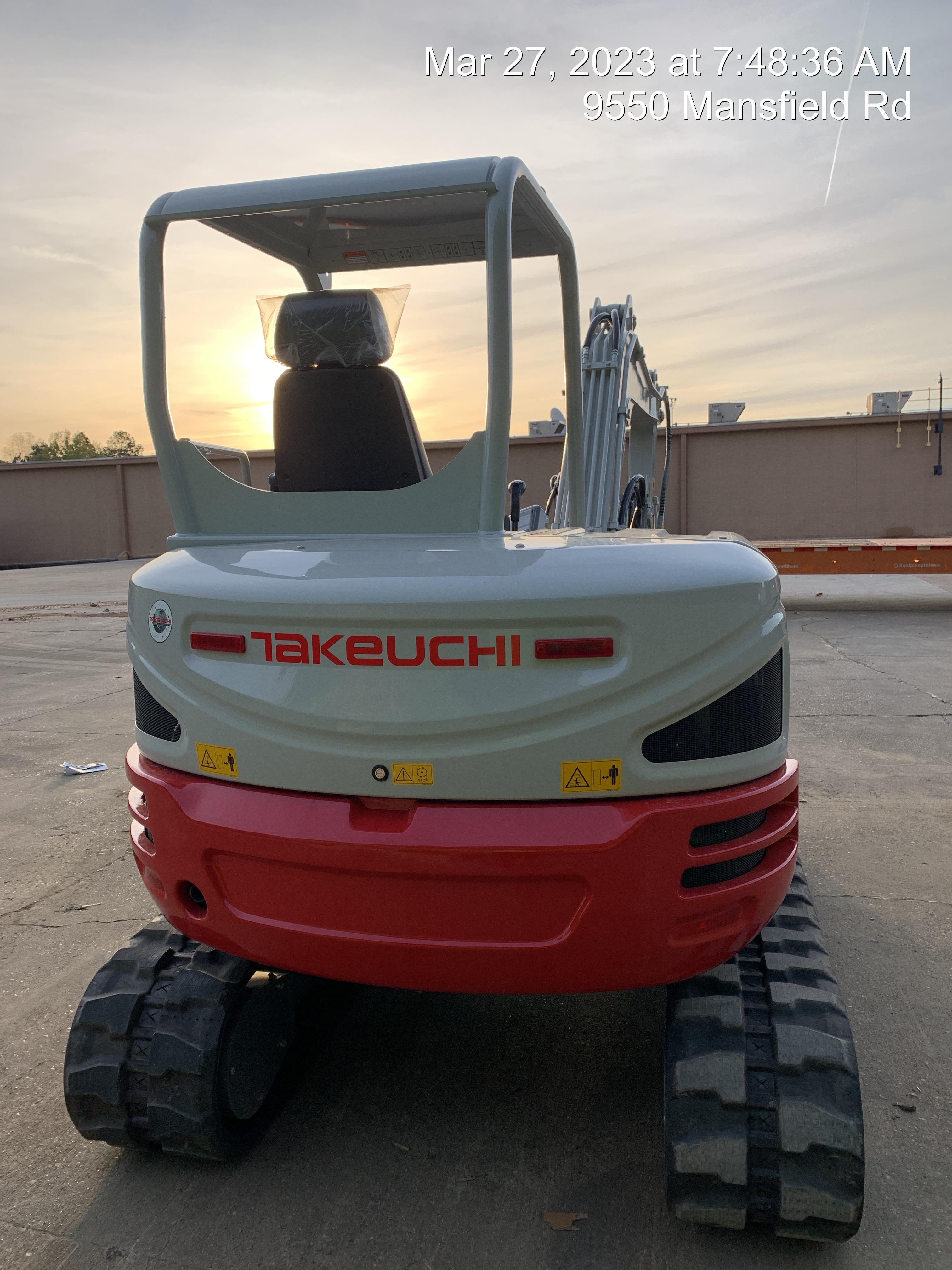 2023 TAKEUCHI TB250-2R