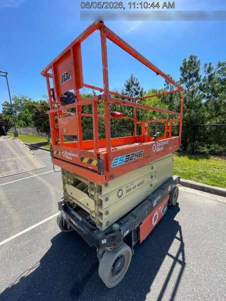 2023 JLG ES3246