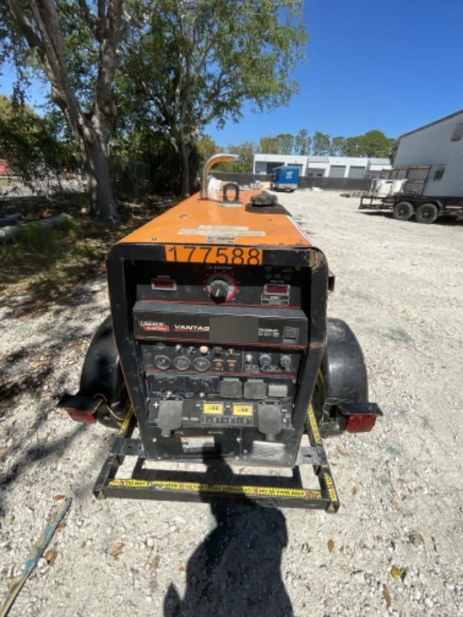 2021 Lincoln Electric Vantage 322 Vantage 322 Ready Pak 3 w/ Decals, ORANGE (includes trailer, cable rack, fender light kit) NO Telematics