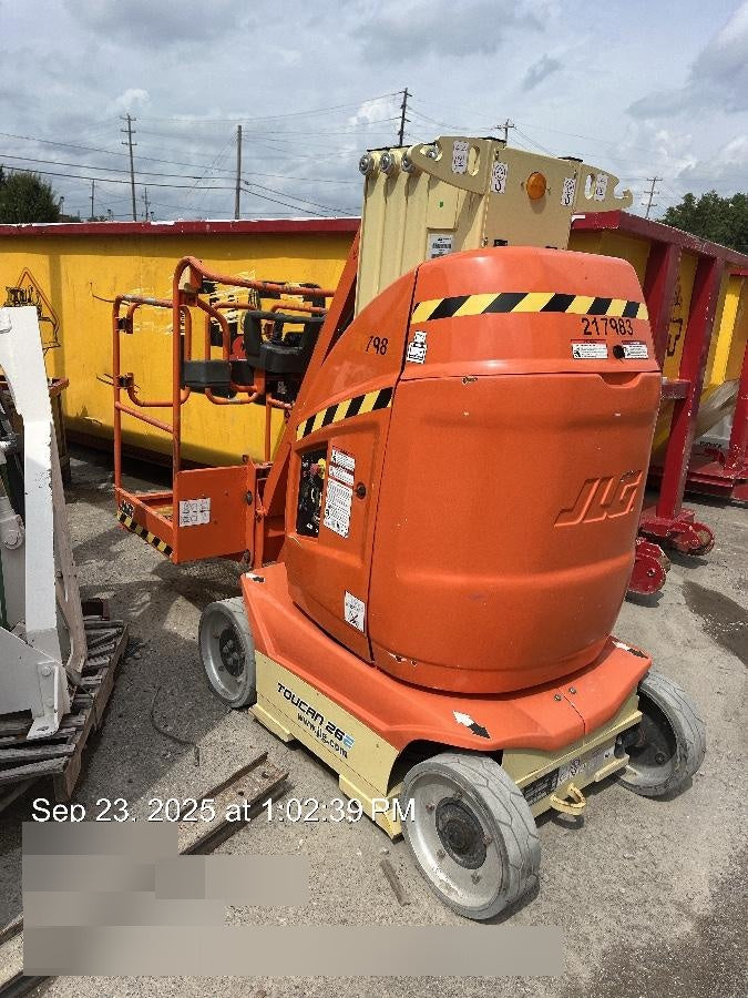 2022 JLG 26E