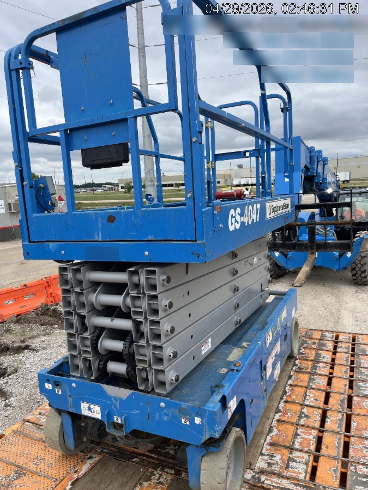 2019 Genie GS-4047 Folding rails with half height swing gate