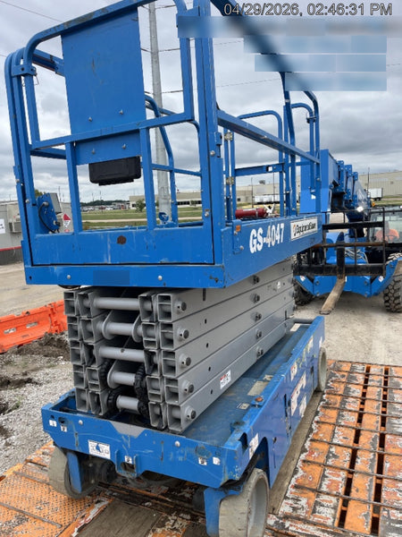 2019 Genie GS-4047 Folding rails with half height swing gate