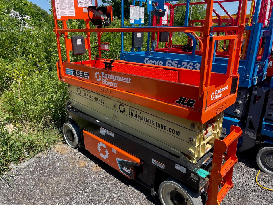 2022 JLG ES2632