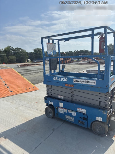 2020 Genie GS-1930 Solid Non Marking Tires, Beacon, Folding rails with half height swing gate