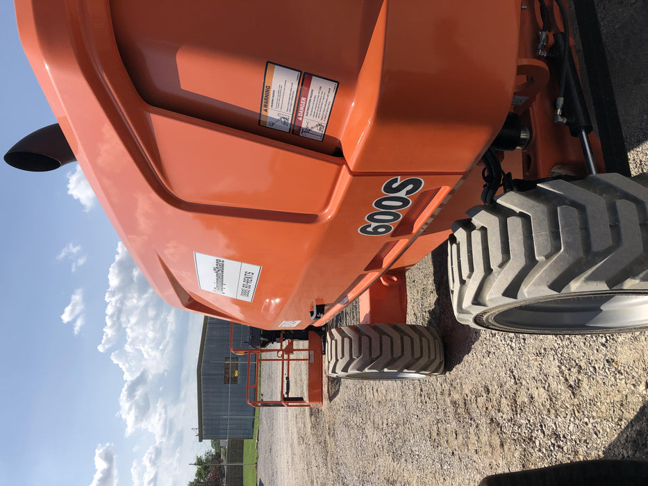 2019 JLG 600S 4WD