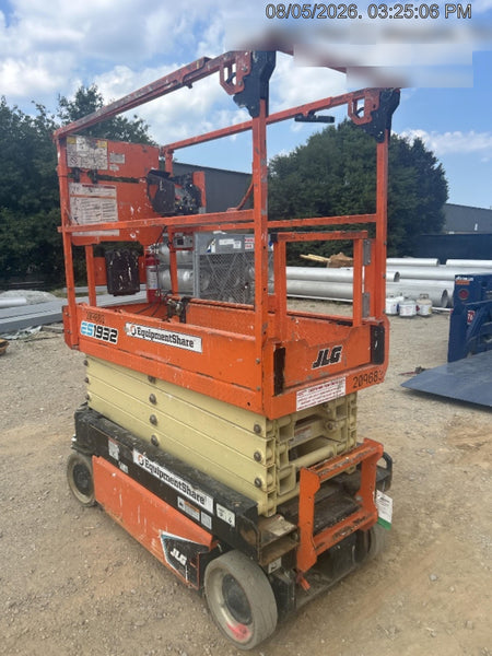 2022 JLG ES1932