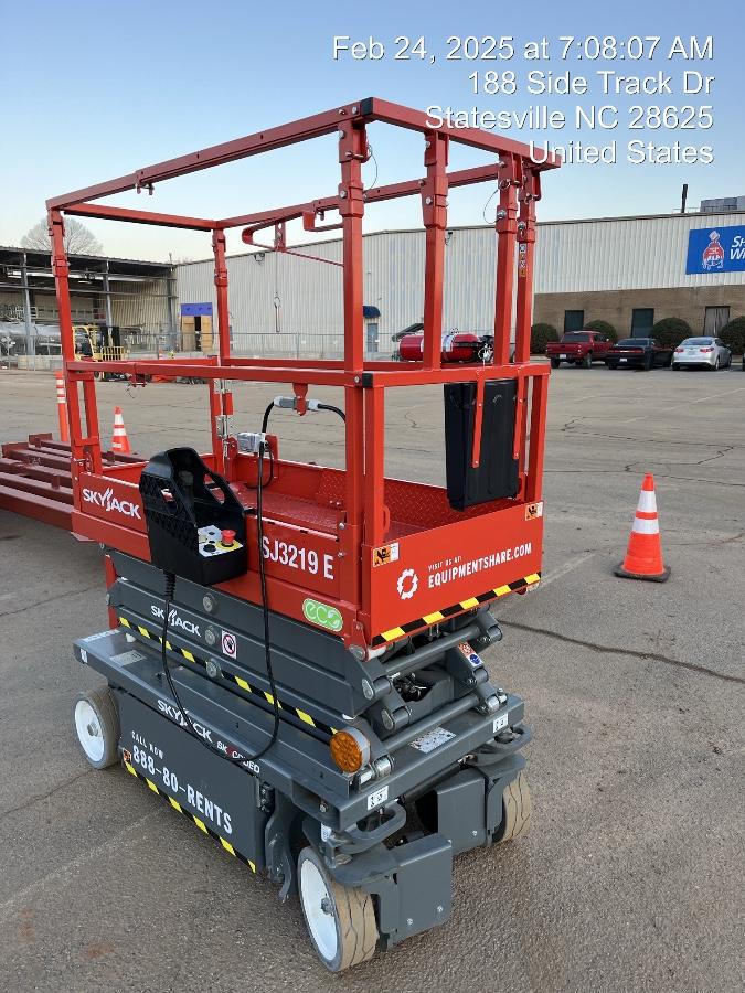 2024 Skyjack SJ3219 Electric Drive, Sld NM Tires, DBcns, RFRails, Power to Platform, T3 + Access Control