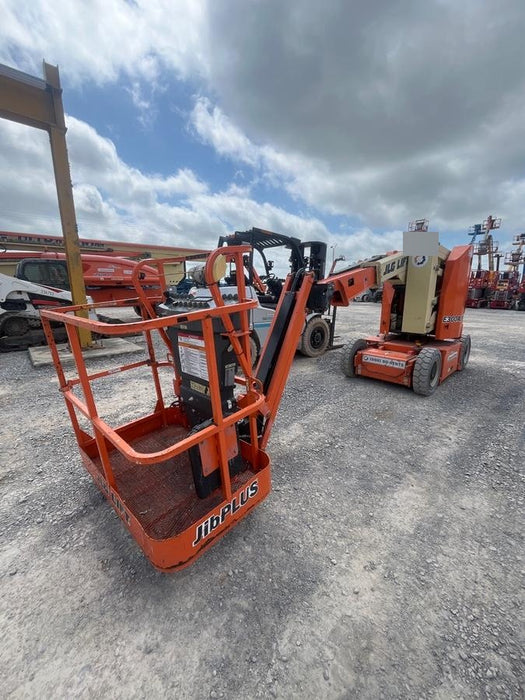 2019 JLG E300AJP