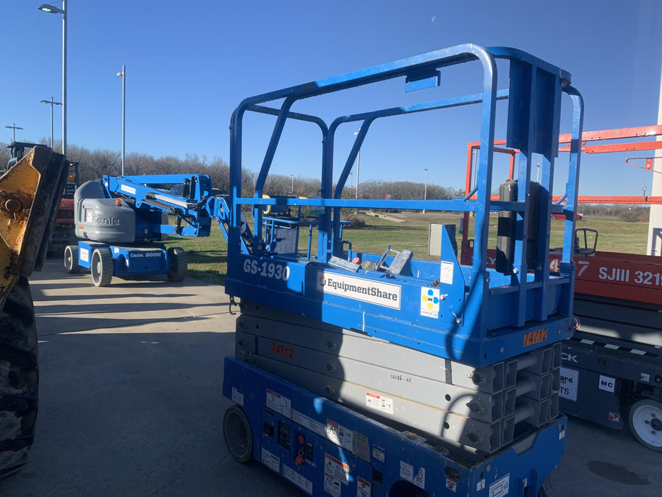 2020 Genie GS-1930 Fixed rails with chain entry gate - Pre A92.20