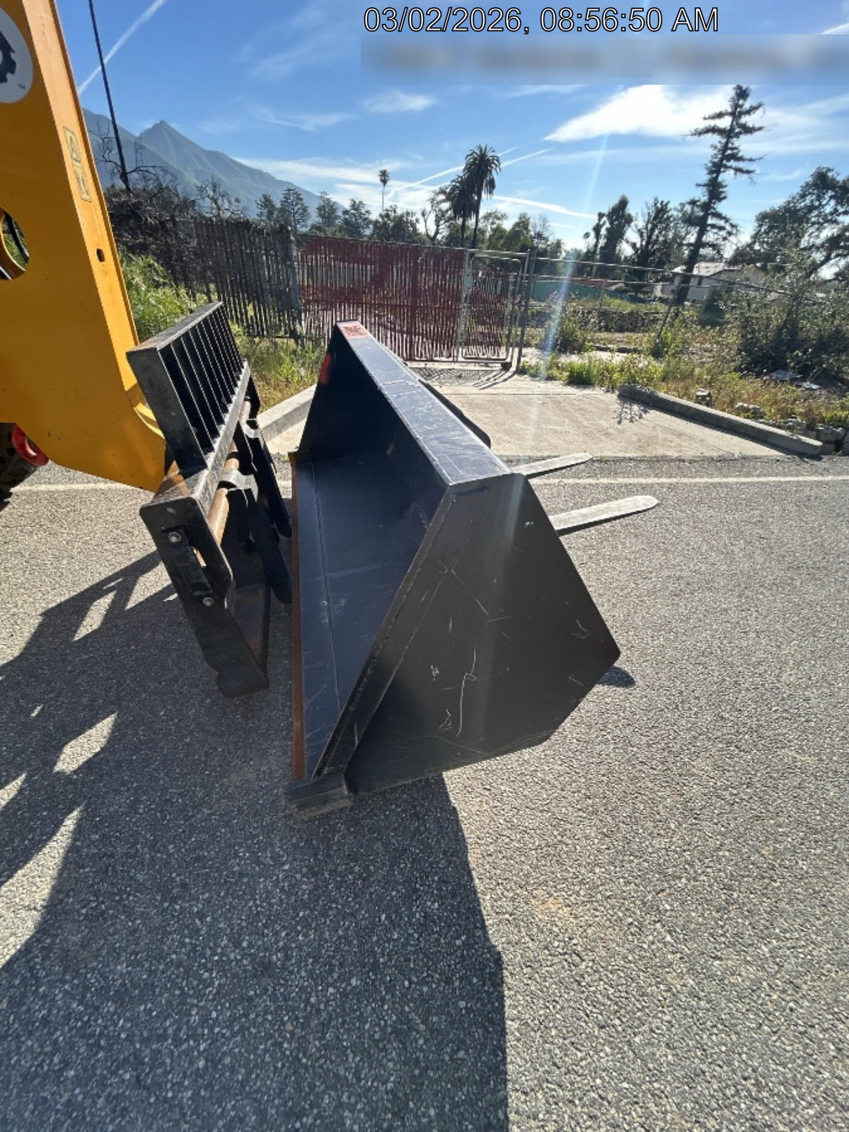 2025 JLG 1001100823