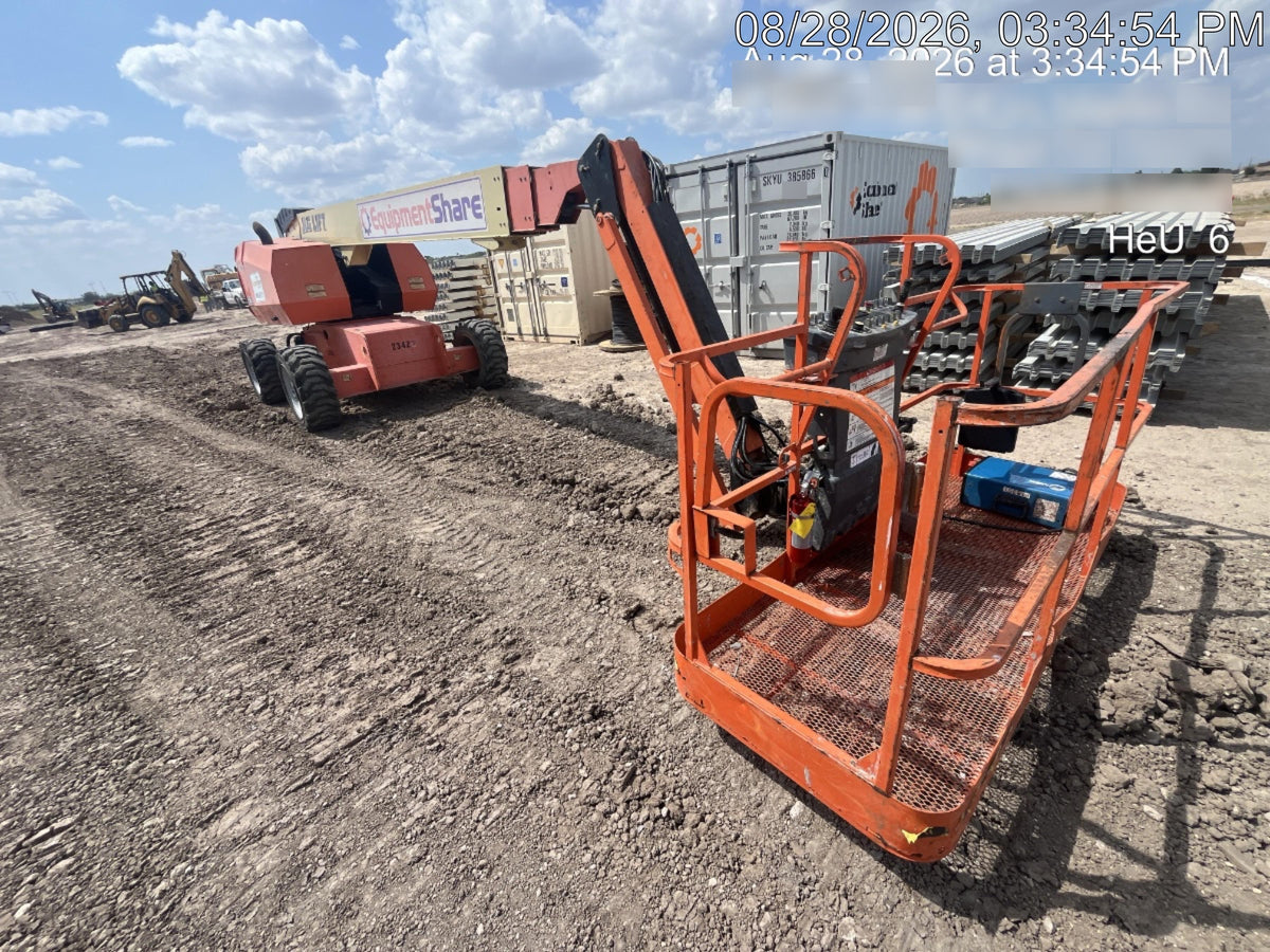 2017 JLG 660SJ