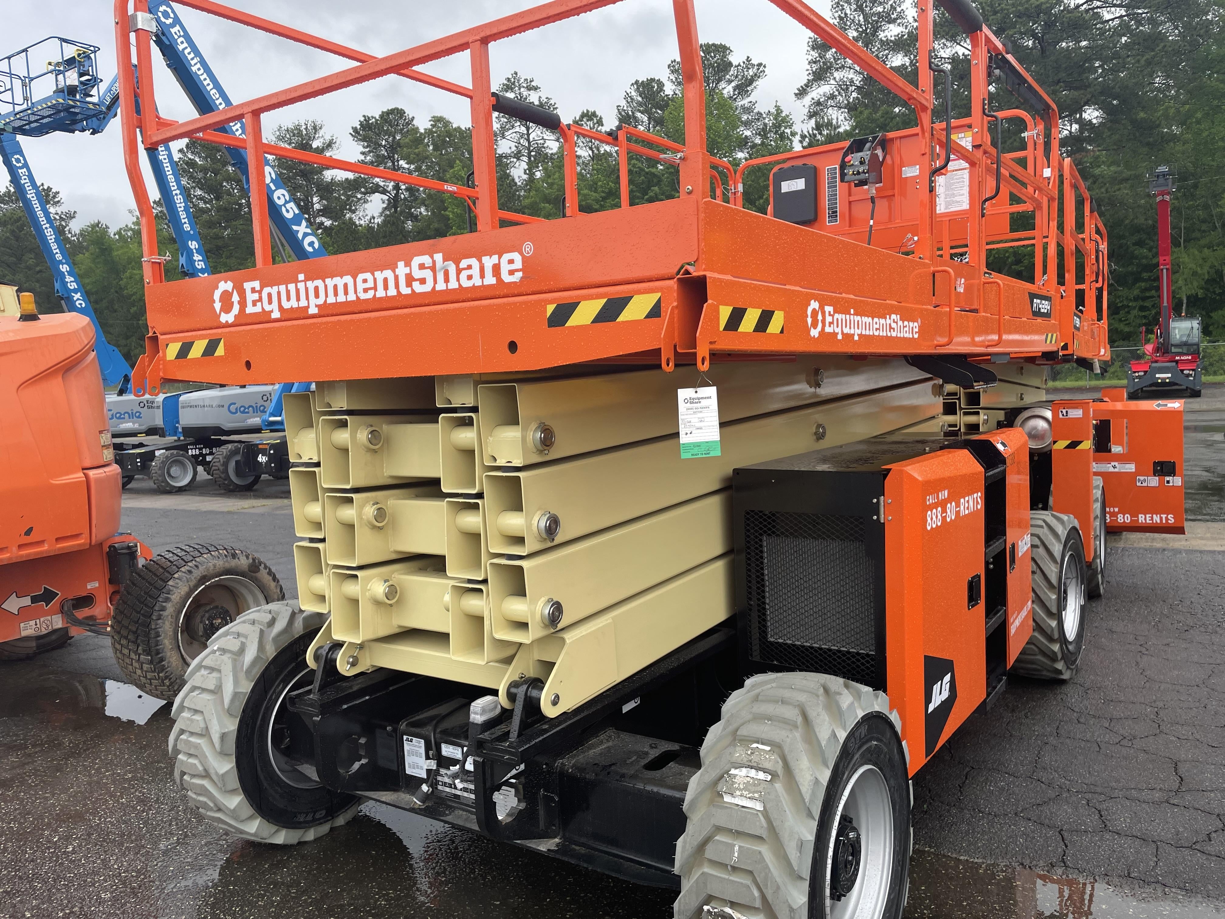 2025 JLG RT4394