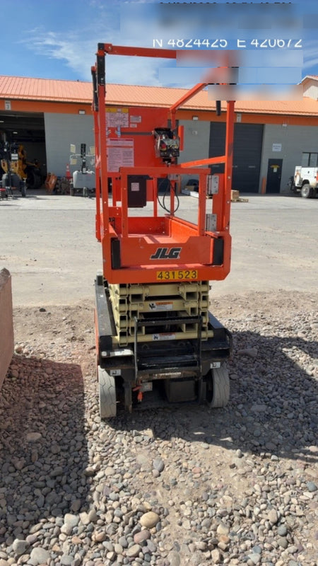 2024 JLG ES1932