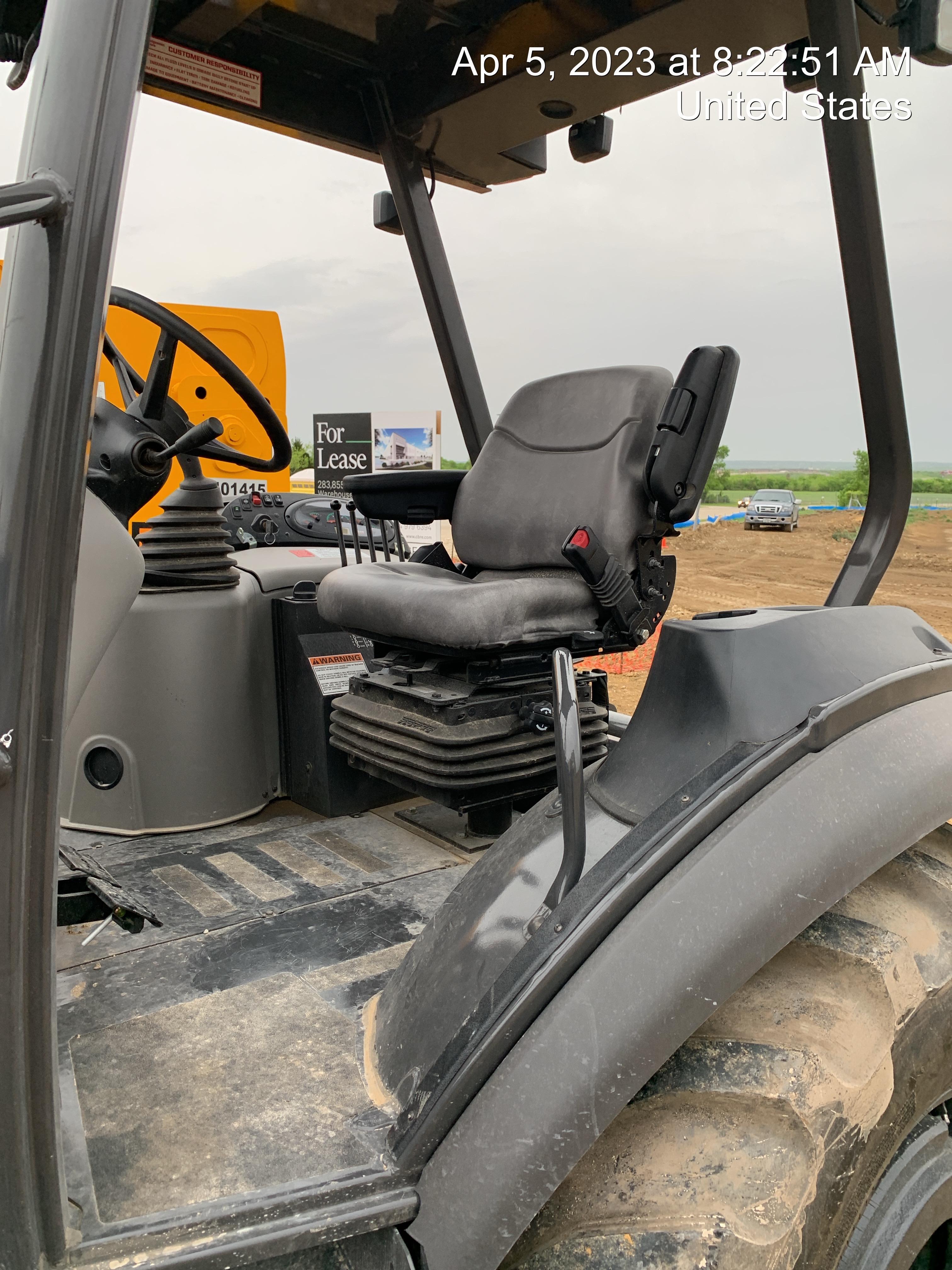 2023 CASE 570N EP