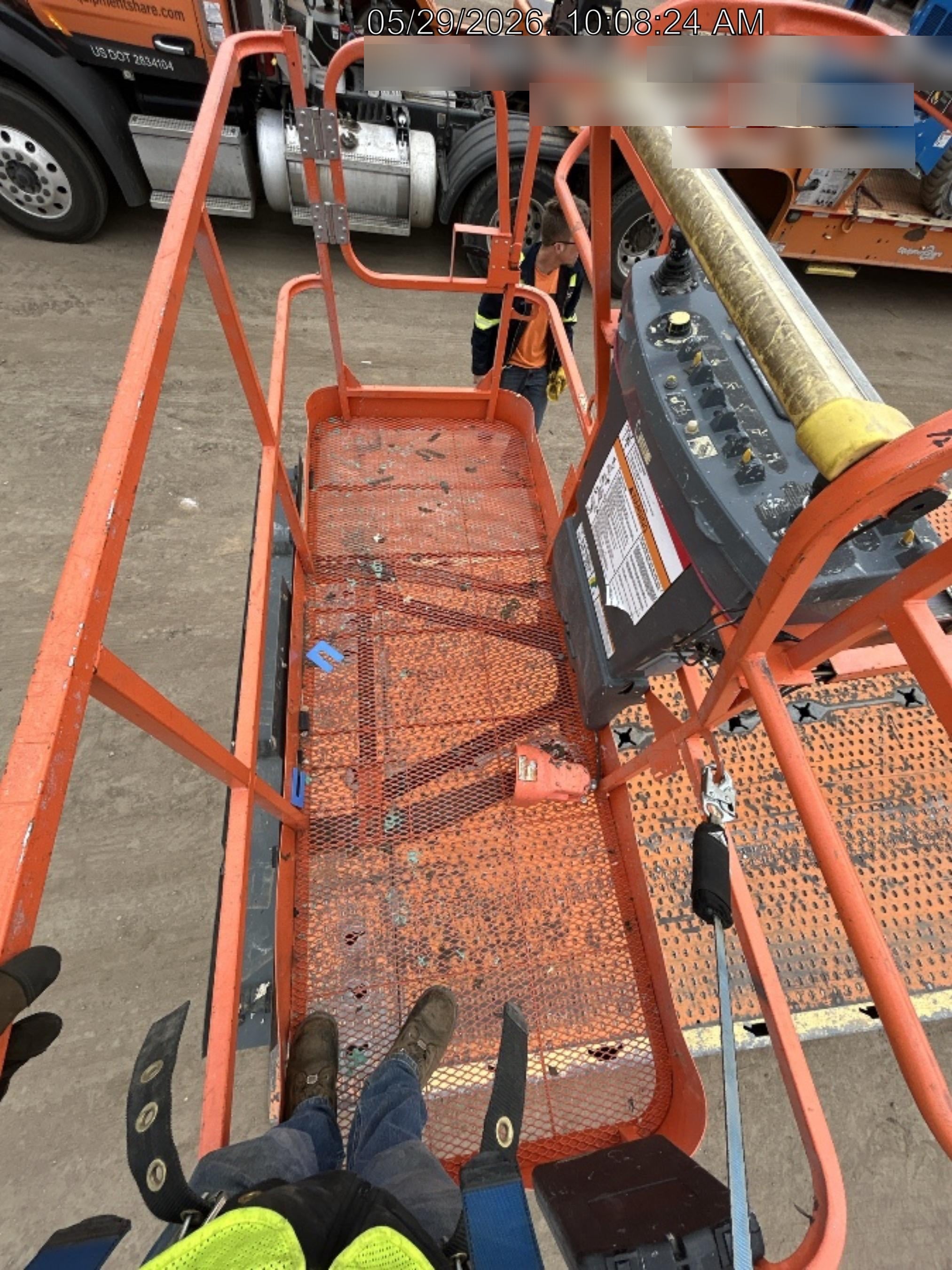2019 JLG 400S