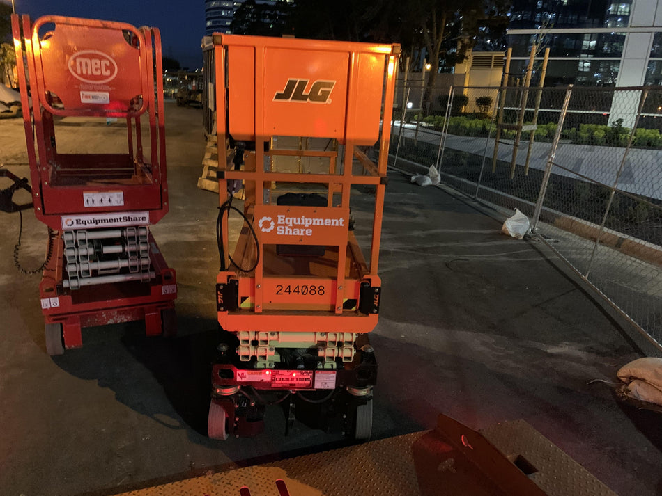 2022 JLG ES1330L