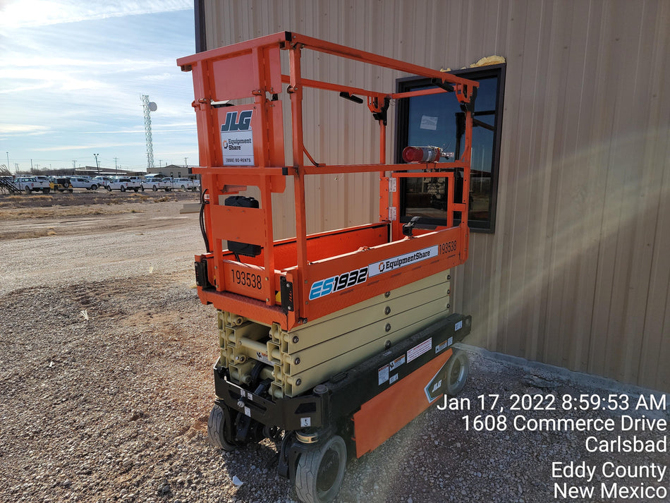 2021 JLG ES1932