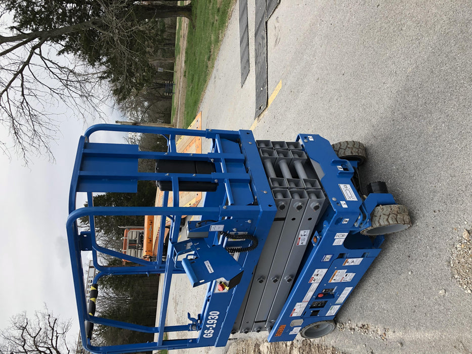 2019 Genie GS-1930 Fixed Rails with Chain Entry