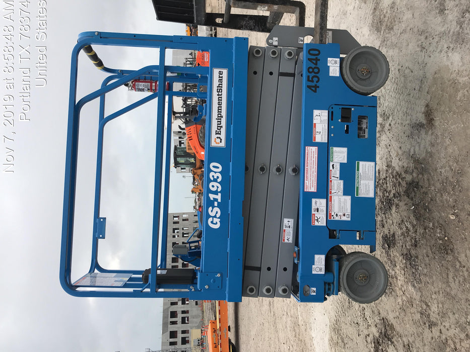 2019 Genie GS-1930 Fixed rails with chain Entry