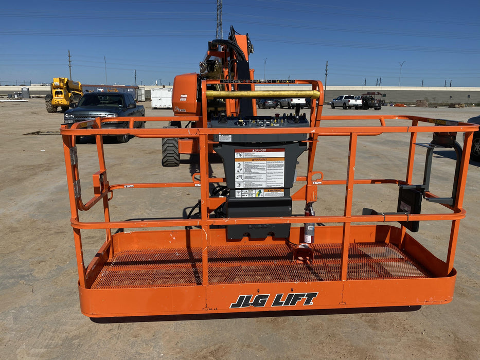 2019 JLG 660SJ