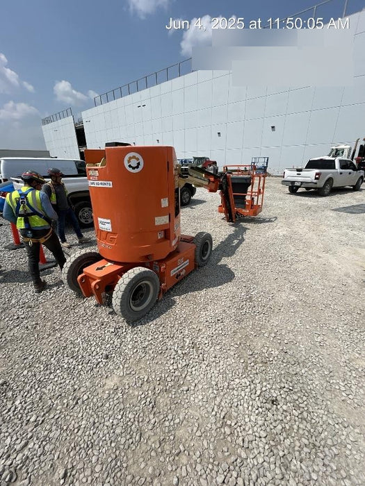 2019 JLG E300AJP