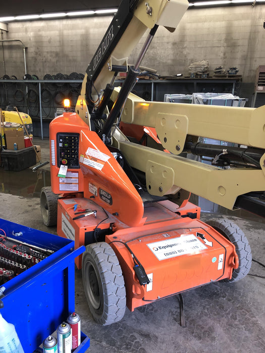2019 JLG E400AJPN