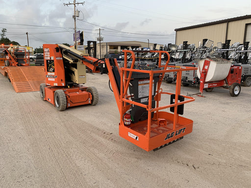 2019 JLG E300AJP