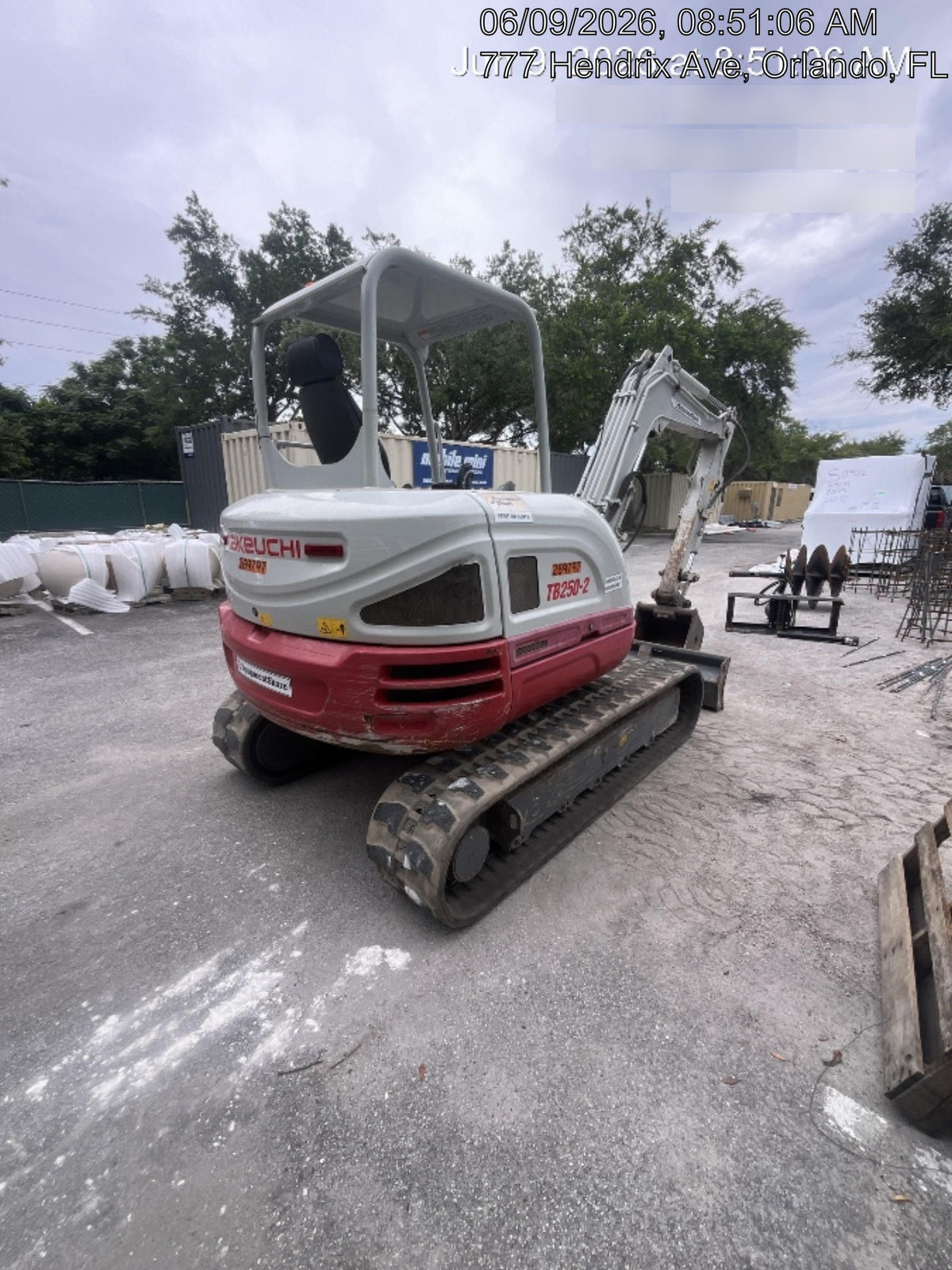 2022 TAKEUCHI TB250-2R