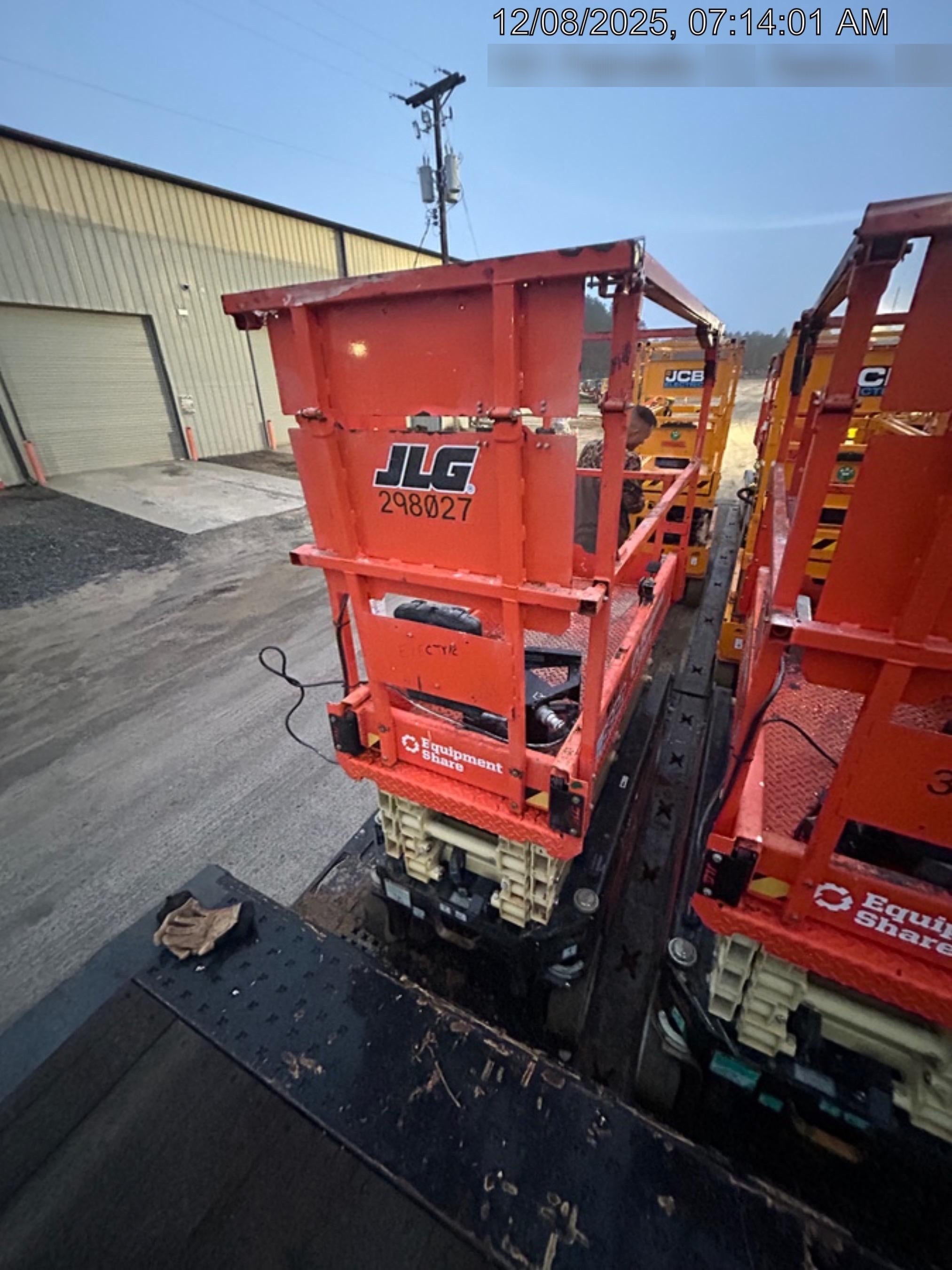 2023 JLG ES1932