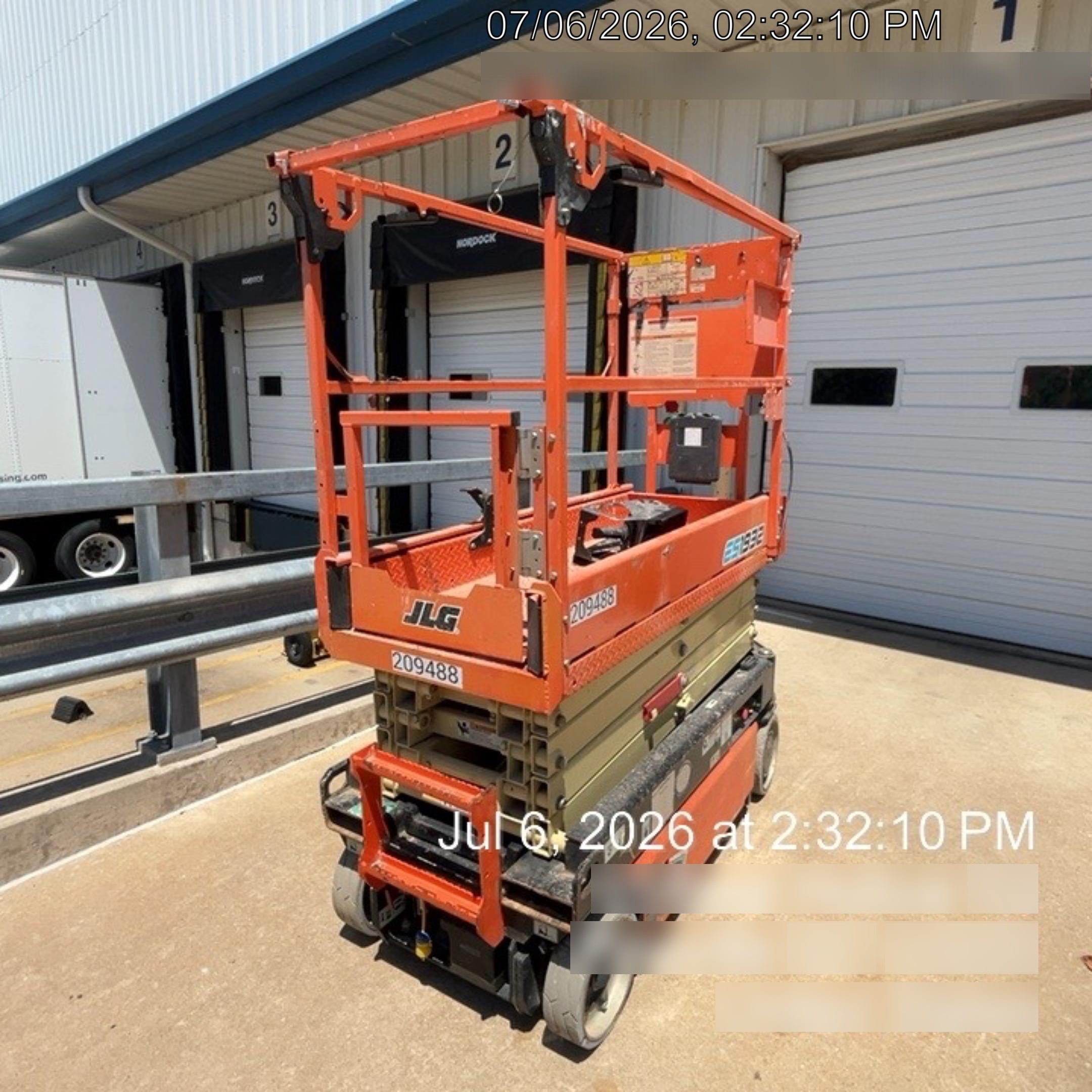 2022 JLG ES1932