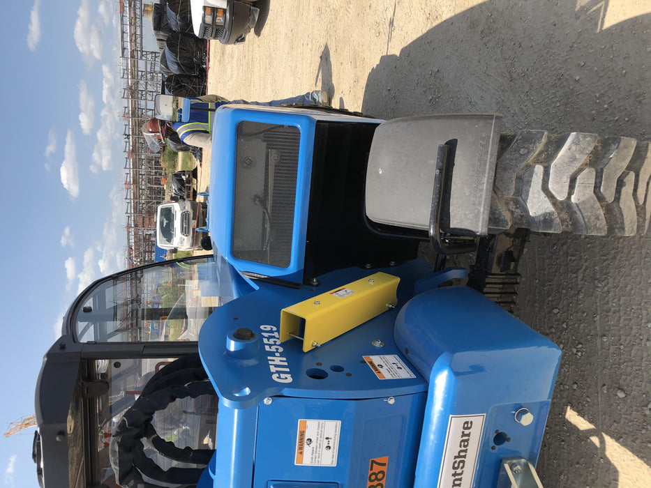 2020 Genie GTH-5519 Cab/Heat/Air, Solid Tires, Work Lights, Beacon, Aux Hydraulics, Back up Alarm