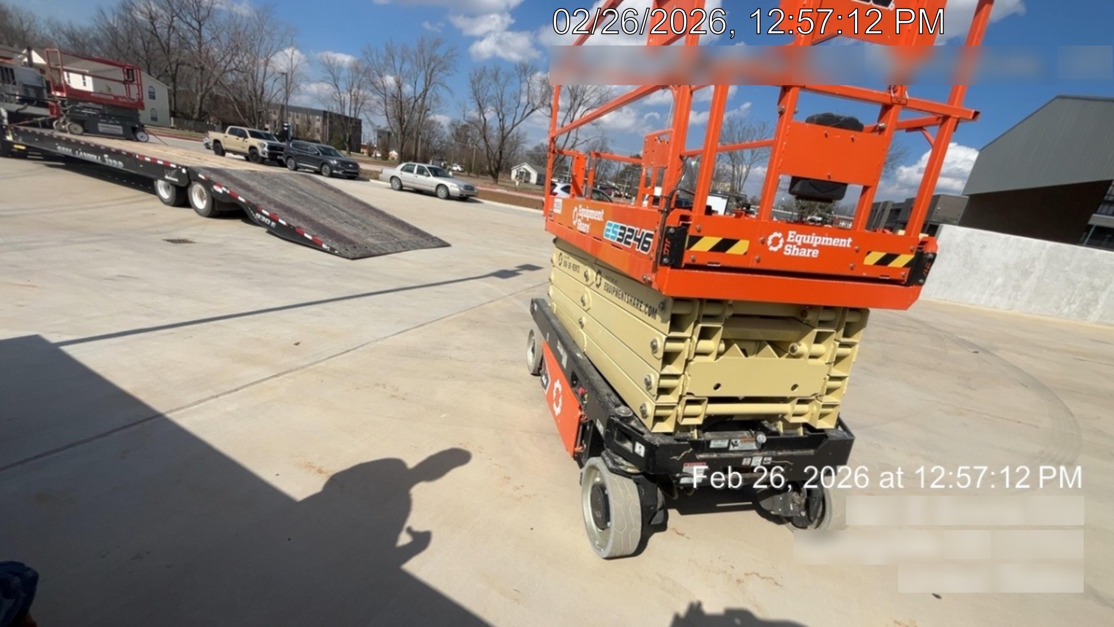 2022 JLG ES3246