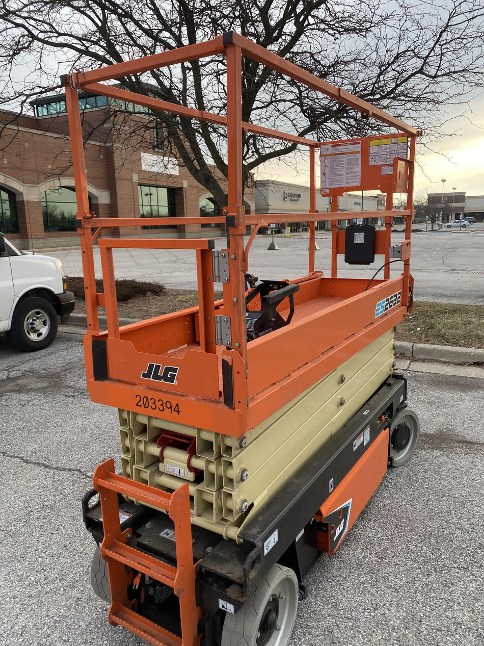2022 JLG ES2632