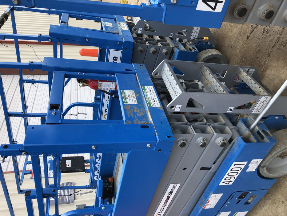 2019 Genie GS-2632 Folding rails with half height swing gate