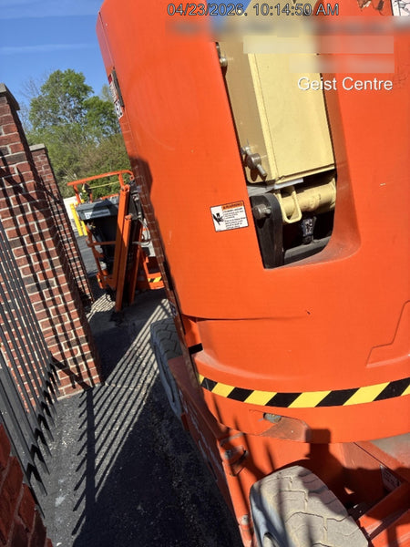 2023 JLG E300AJP